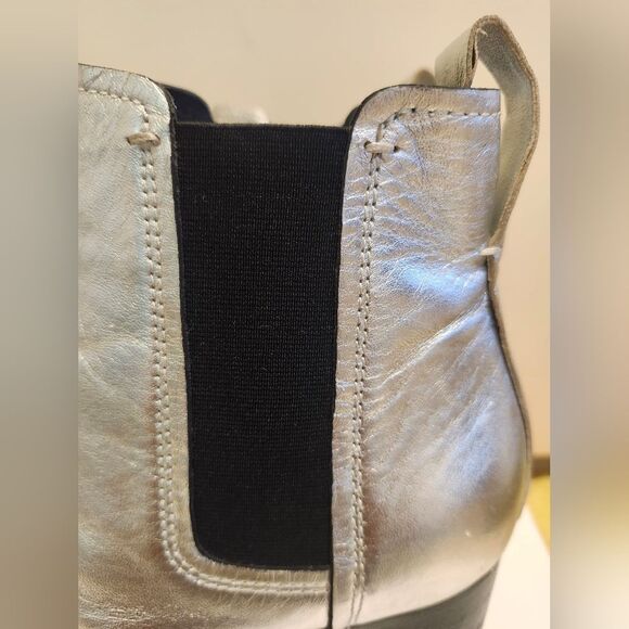 Rag & Bone "Walker" Silver Metallic Leather Chelsea Boots Sz.7/37 Ret.$495 - Picture 4 of 11